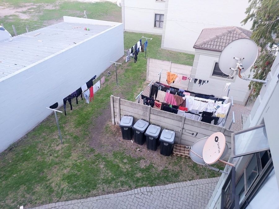 1 Bedroom Property for Sale in Sanlamhof Western Cape